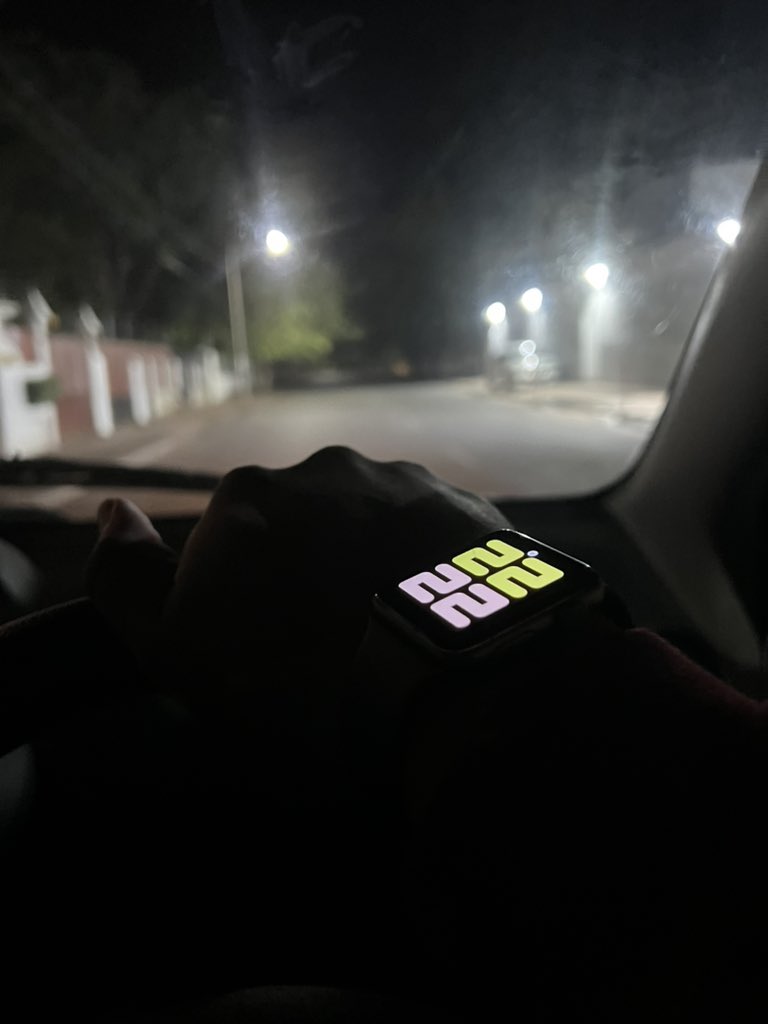 SPIDEYPULITZER's tweet image. uncurled the grip of a tight fist of a city just to get a clear picture.