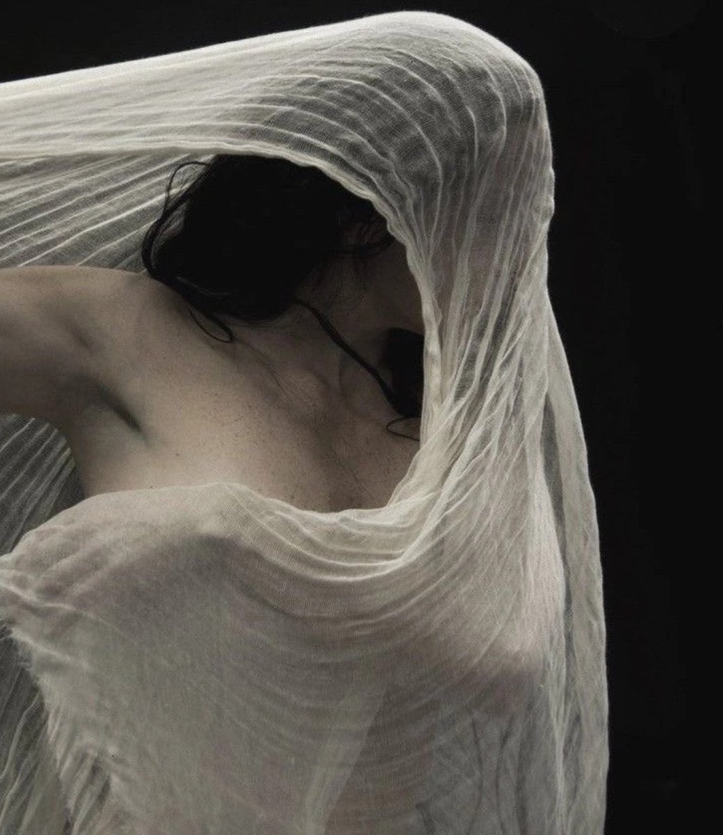 Quizás lo más valioso sean mis silencios, mis espacios en blanco y no mis palabras

🖋️Luc.
📷web