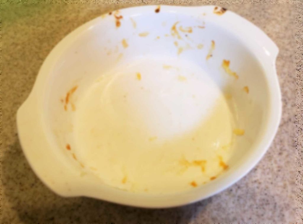 焦げた皿 これ知らない人が多いですが、「グラタン皿にこびりついた焦げ 」も家