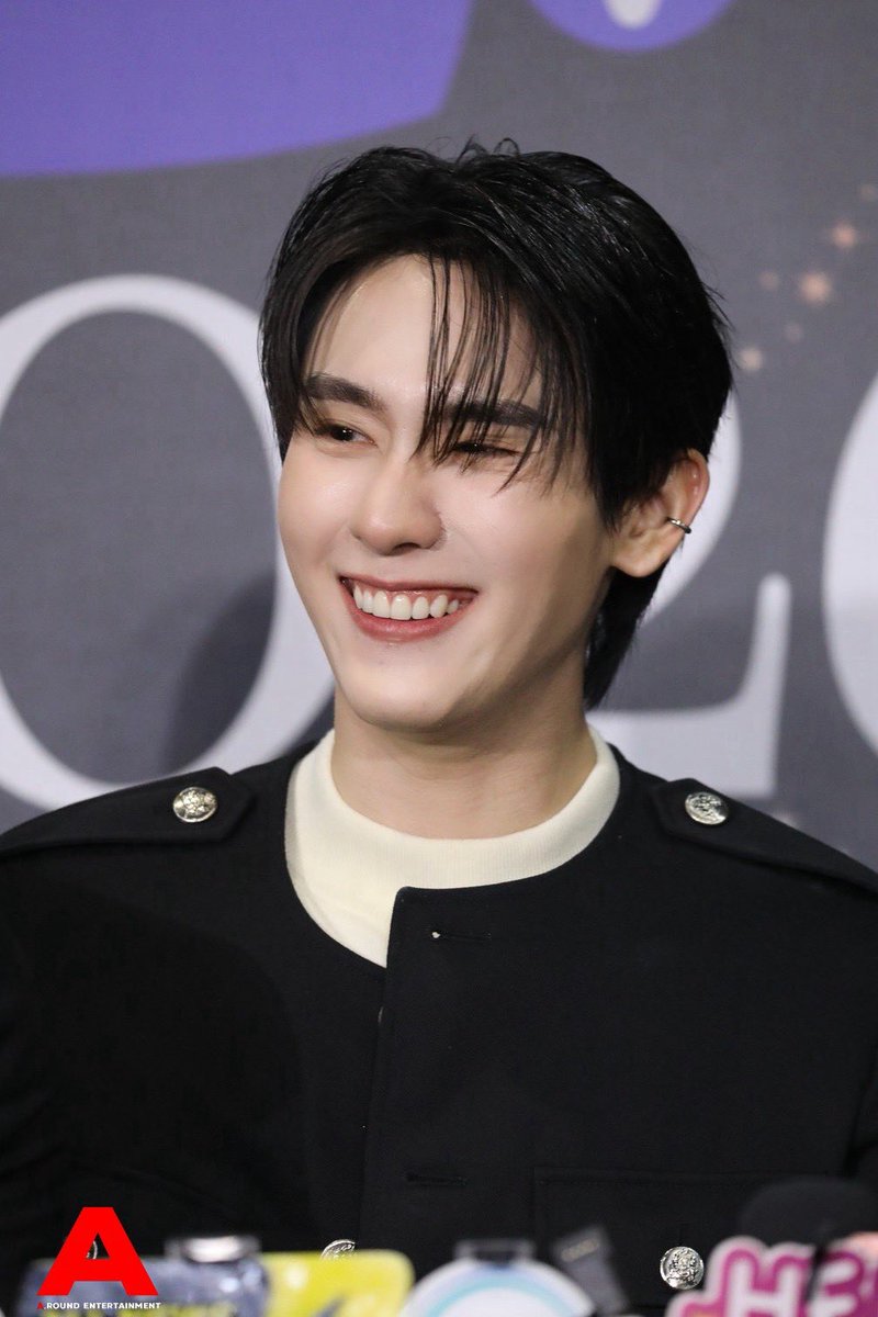 around_ent's tweet image. ช่วงสัมภาษณ์ “บุ๊ค กษิดิ์เดช” ในงานแถลงข่าว ‘GMMTV 2026 MAGIC VIBES MAXIMIZED’ 

FORCEBOOK ARE MY MAGIC
#GMMTV2026
#kasibook #ฟอสบุ๊ค #forcebook
#LoversAndGangsters