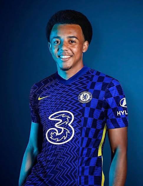 CarefreeYouth's tweet image. Propa Chels