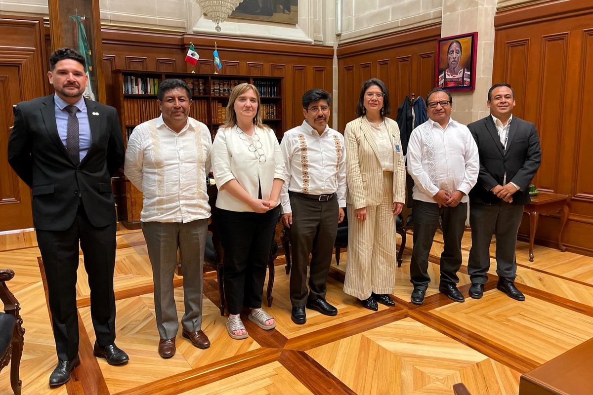 CIDH's tweet image. La Comisionada @APochak y la Secretaria Ejecutiva @TaniaReneaum se reunieron con el Ministro Presidente de @SCJN, @HugoAguilarOrti para dialogar sobre los desafíos en la implementación de la reforma judicial y los cambios impulsados por la nueva conformación de la Corte Suprema…