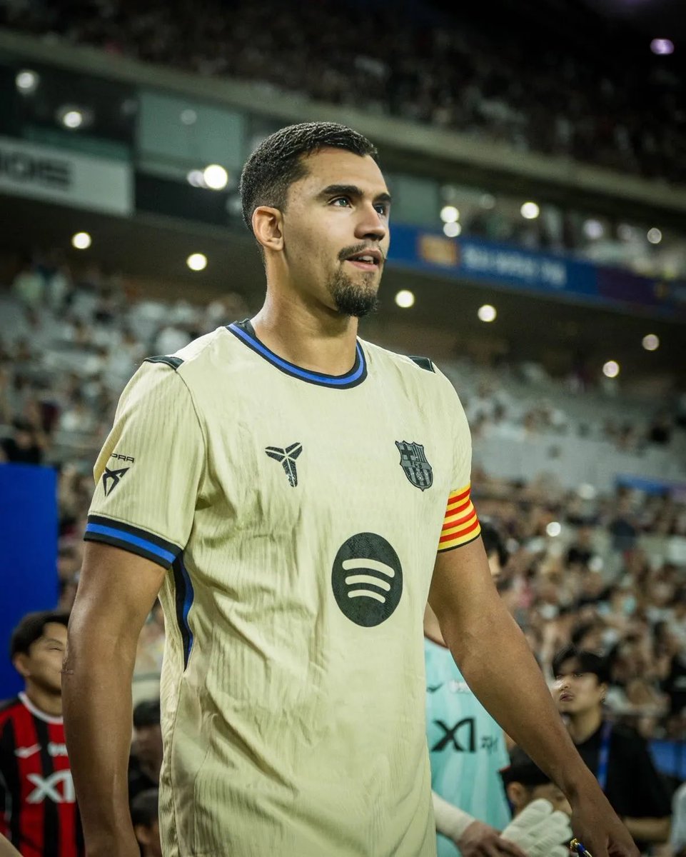 tr (@cojoncolgon) on Twitter photo 