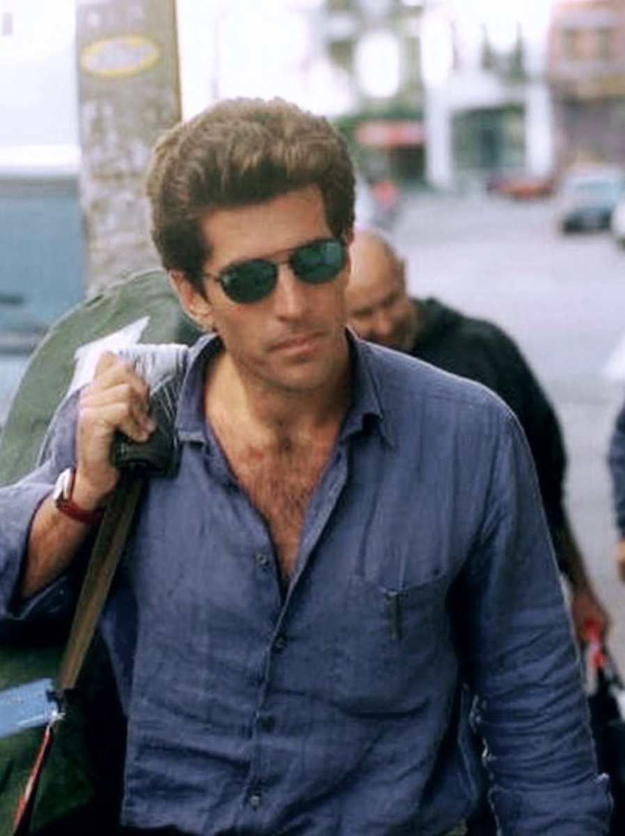 _marilenaki's tweet image. Remembering to the  beautiful and talented JFK Jr. who died tragically  a plane crash in 1999.
#botd in 1960.