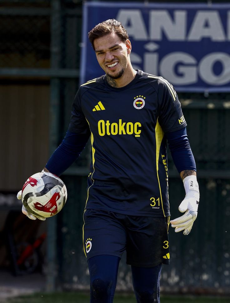 Bu adamla uğraşmayacaktınız
Dedik dinletemedik
Bakın ilk tokadı yediniz evinizde sapladılar size 

Pazartesi de Osmanlı tokadını yiyeceksiniz  hazırlanın hadi ama 😀