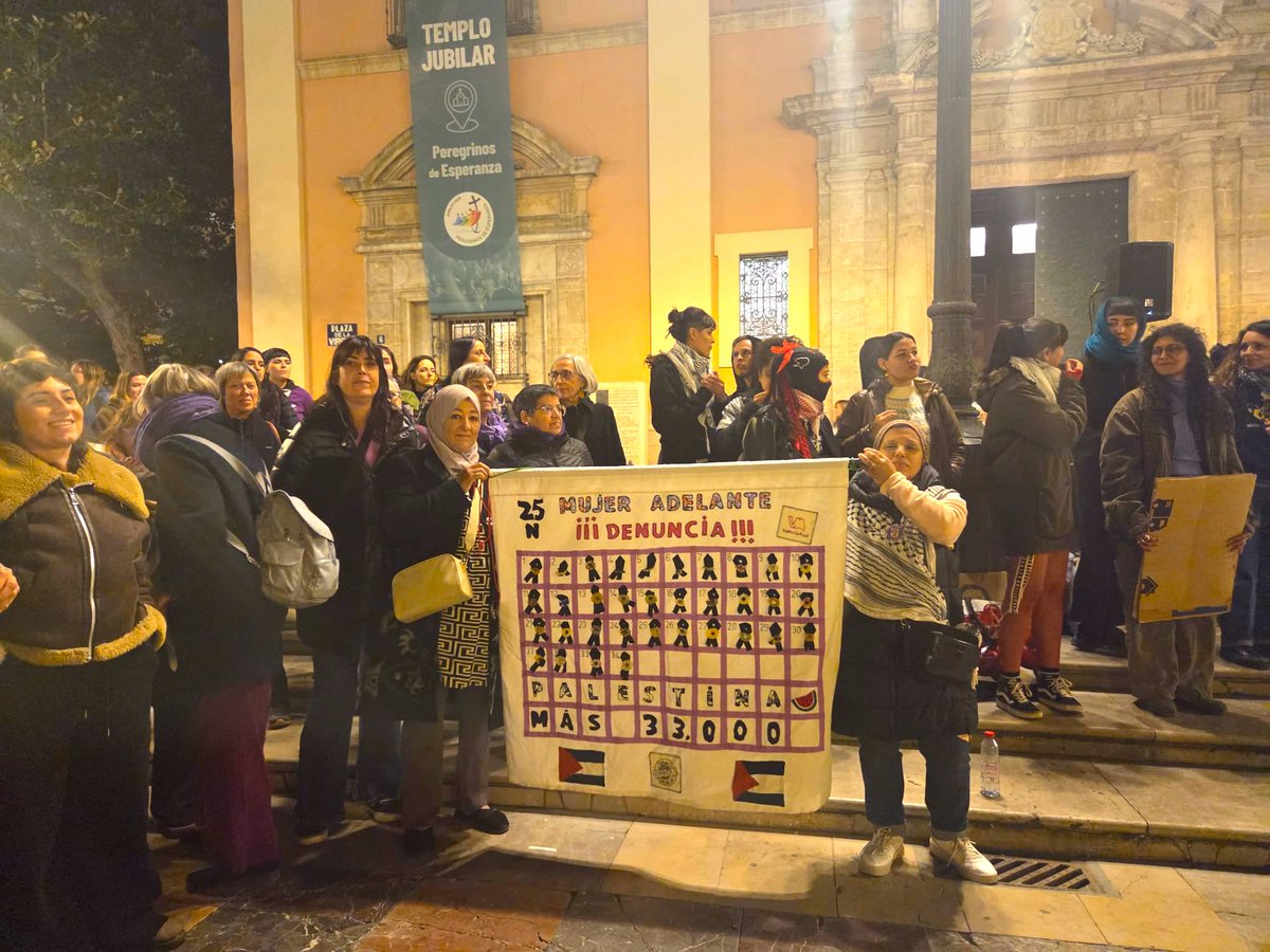 💜🙋🏾‍♀️🧕🏽En València, nos manifestamos este #25N contra la #ViolenciaMachista, porque nos queremos Vivas, Libres y Sin Miedo. Mujer, adelante‼️ Denuncia‼️ #NiUnaMenos

💜🇵🇸En este día, hemos querido recordar también las 33.000 mujeres asesinadas por Israel en el #GenocidioEnGaza