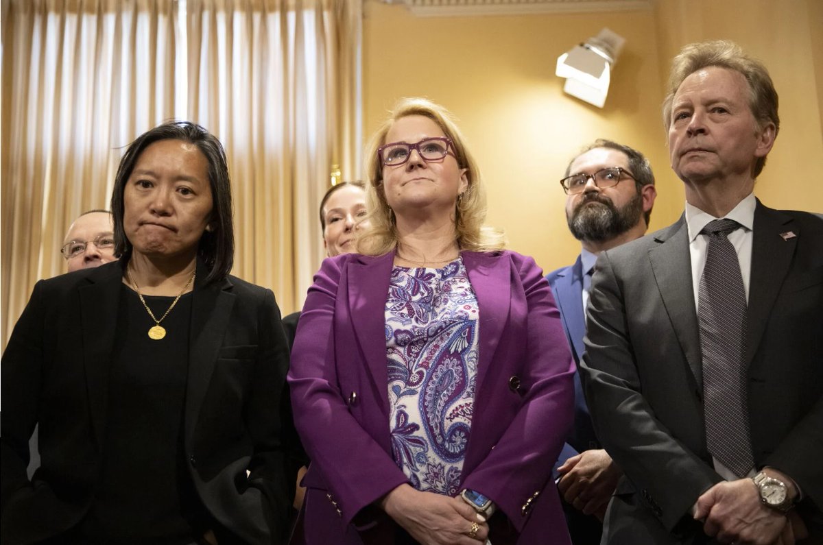 TechGeekTweets's tweet image. 🎁 Local retailers in MA, it&apos;s time to innovate! Stand out and thrive this holiday season! 🌟 #MassachusettsRetail #LocalBusinessGrowth  biz-index.net/blogs/small-bu…