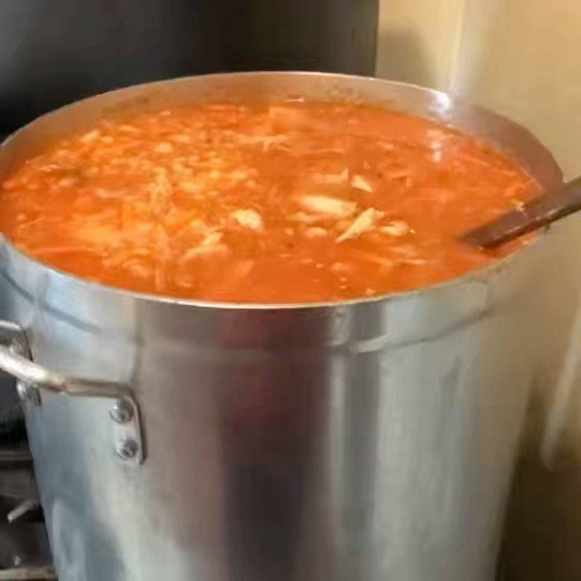 newmarketbbq's tweet image. YUMMY Brunswick Stew!!  Fri-Sat 11-7 Sun 11-4 Reserve ahead newmarketbbq.com/?utm_source=tw… or call in 256-379-5525. #brunswickstew #buttermilkcornbread #whatsforsupper #eatlocal #supportlocal #momandpopbusiness #newmarketal #albbqtrail