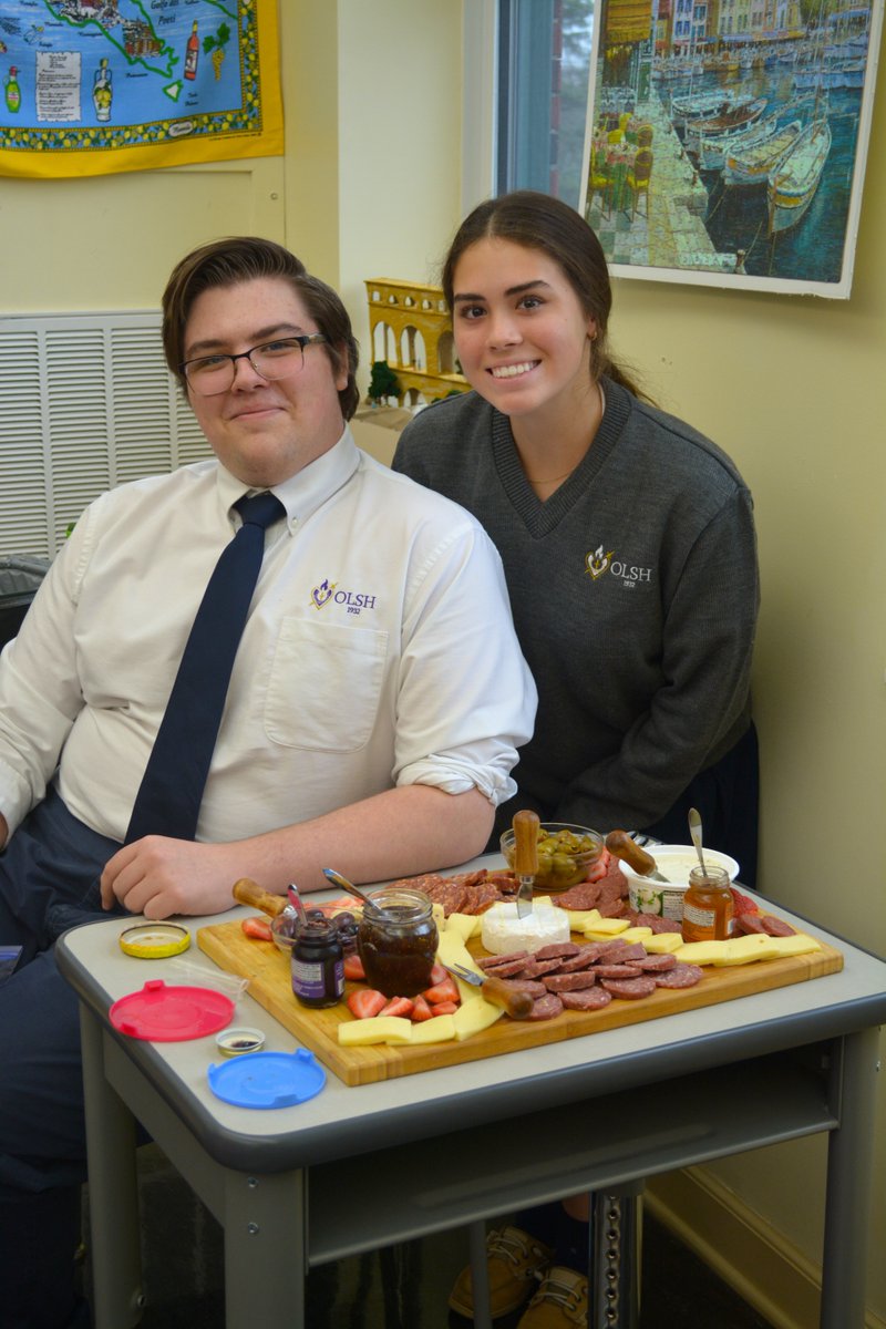 OLSH_HighSchool's tweet image. Today, Mr. Miller’s French IV class celebrated Frenchgiving! 🇫🇷🦃 Students enjoyed delicious French dishes and took time to appreciate friendship, gratitude, and being together. 💜✨

#FrenchClass #Frenchgiving #Thankful #Togetherness #Gratitude