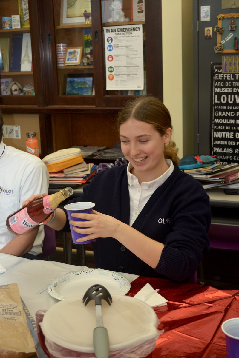 OLSH_HighSchool's tweet image. Today, Mr. Miller’s French IV class celebrated Frenchgiving! 🇫🇷🦃 Students enjoyed delicious French dishes and took time to appreciate friendship, gratitude, and being together. 💜✨

#FrenchClass #Frenchgiving #Thankful #Togetherness #Gratitude