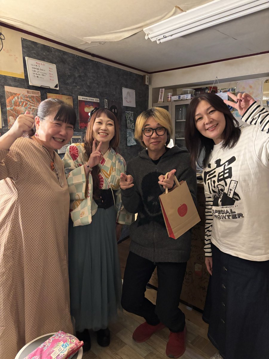 yQ141lnjoMNb4SU's tweet photo. 投稿が遅くなりました。
ガンジーさんと雄一さんが織りなす恐怖の時間、とっても楽しかったです。流石の雄一さん、ガンジーさんの素晴らしさを最大限に引き出していました!
#非零落怪談歪怪
#雄一 さん
#ガンジー横須賀 さん
#沼袋
#spaceC https://t.co/KWdLkobdOM