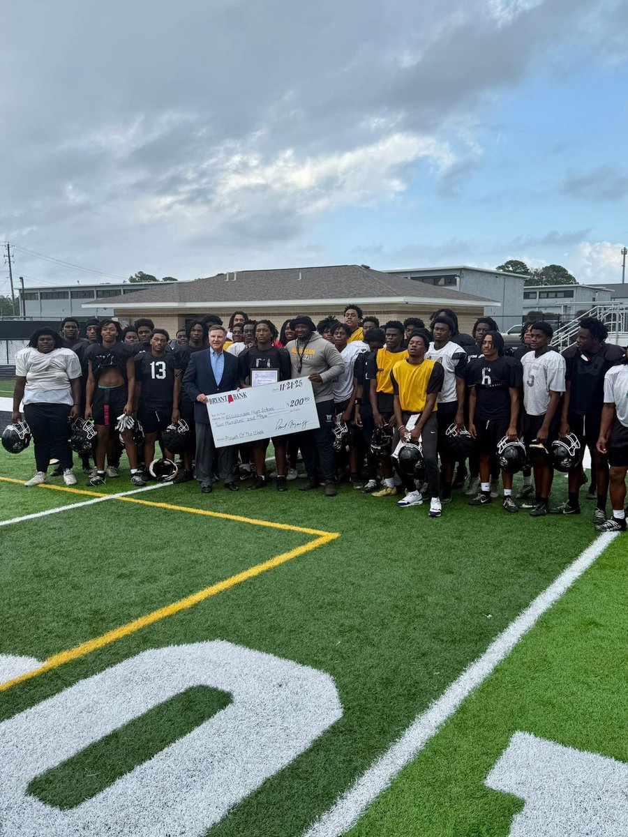 ReginaldWard_'s tweet photo. Blessed to be named the Bryant Bank 🏦 Player of the Week . @CoachJonMitch @coachcook55 @AC_BIG12AU @BabyJoeMedia2 @WHYNOTWHS https://t.co/JOCj1V9DjE