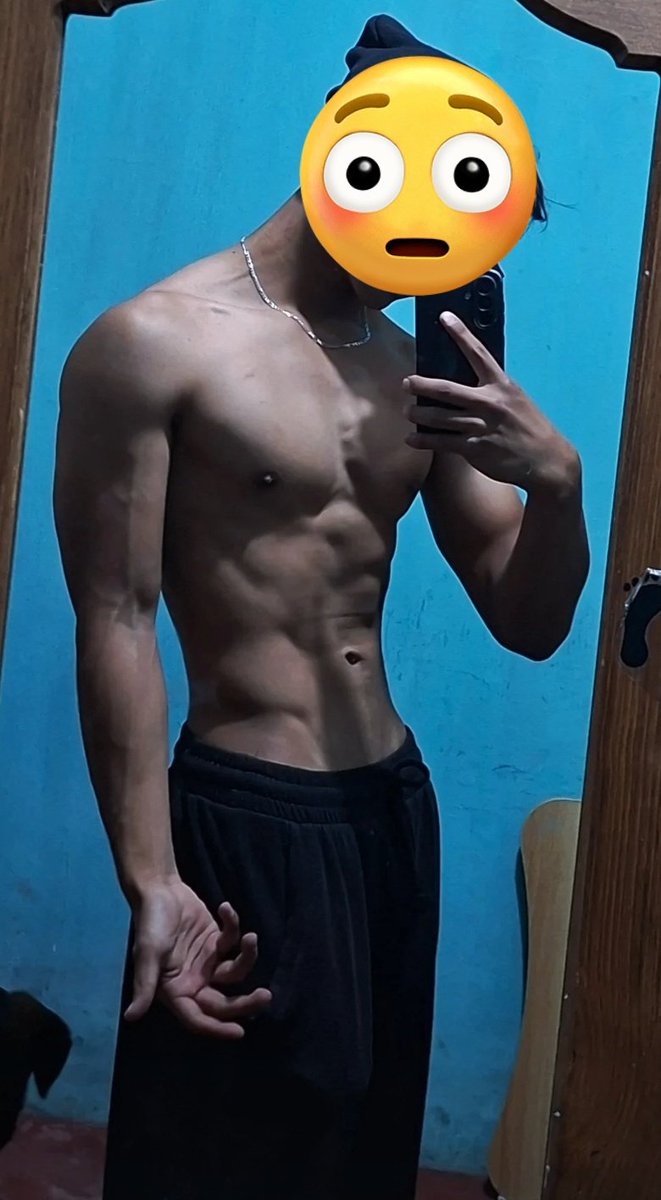 UnRandom1010's tweet image. Algún gymbro para comparar vergas?