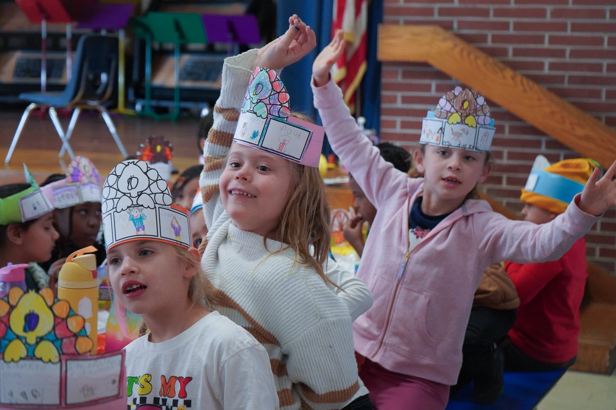ccsdschools's tweet image. Community shows up in everyday moments, and this week it took the shape of Friendsgiving at BD. The gathering brought #ClarkstownCSD students together around tables set with placemats they created in class. A perfect way to connect before the holiday break! #ClarkstownCommitment