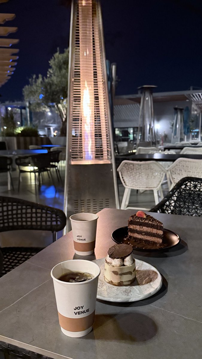 em___7i's tweet photo. تشهد الليالي
انك رُوحي وفؤادي 
وكل ما أحبه في هذا الوجود ❣️ https://t.co/bpNUTE7w6W