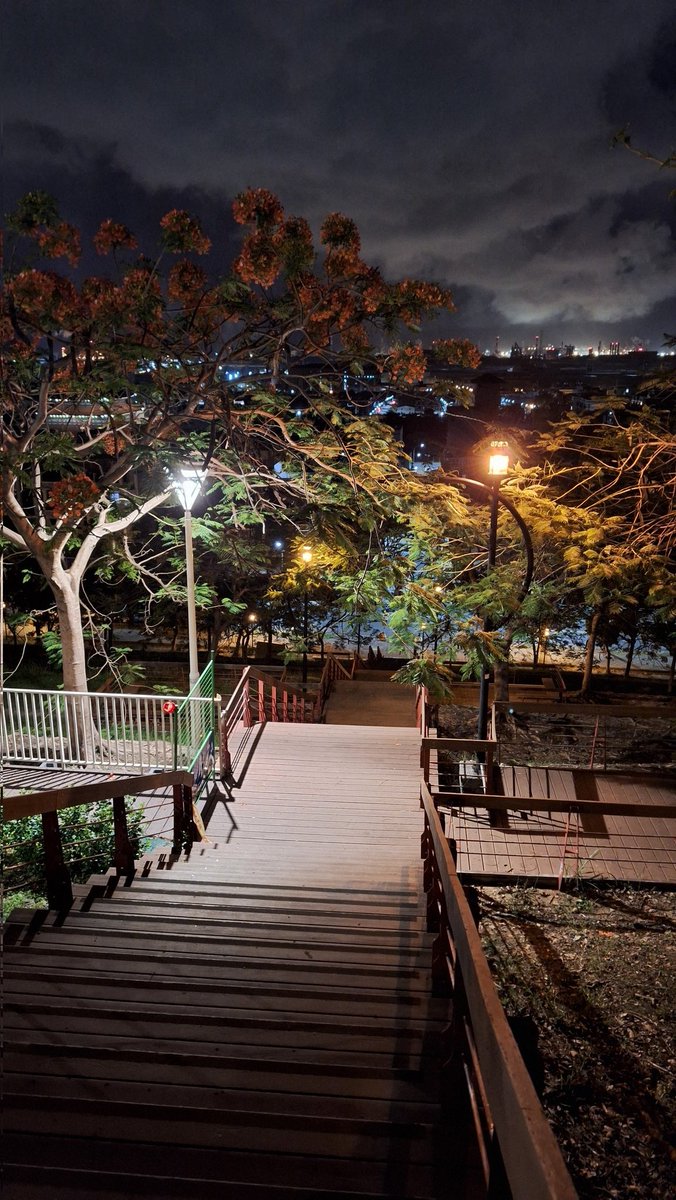 在币圈，不被坑的第一步：先分清哪一句话是什么类型的信息

在市场、关系、合作里走久了，你会发现一件有趣的事：真正能把人生过得顺的人，不一定更聪明，但一定更会“拆开信息”。