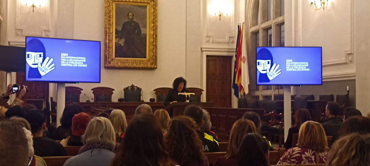 CCOOTarragona's tweet photo. 📢 Ja ens toca!
Aquest 25N, des de @CCOOTarragona ens hem alçat en contra les violències masclistes.
Acte institucional de @reus_cat.
#25N2025 #CapDonaSola #JaEnsToca @DonesCCOOCat @ccoocatalunya https://t.co/qp3gsAjHbp