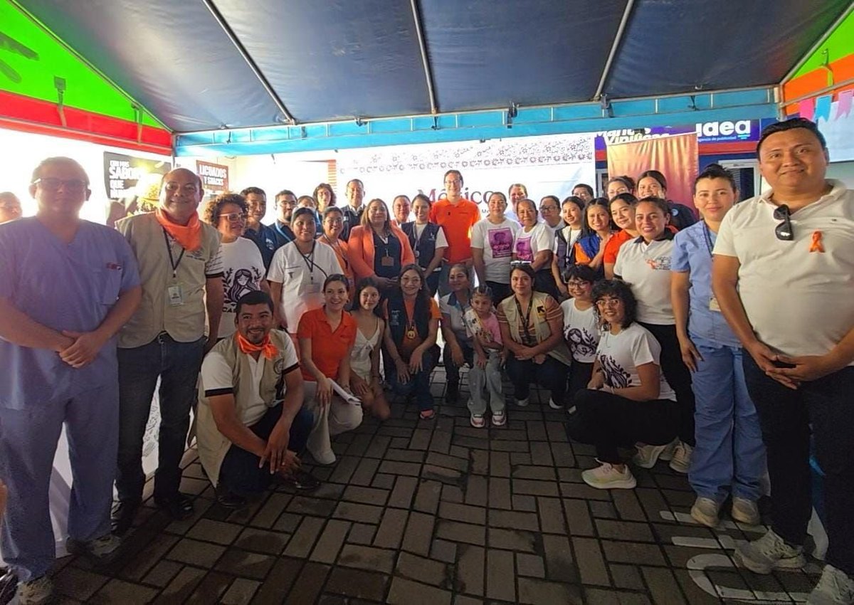 🧡 Hoy realizamos la Feria Informativa para la Mujer “¡Rompiendo Silencios!” en el Consulado de México en Tecún Umán, en el marco del 25 de noviembre.
Un espacio para informar, acompañar y apoyar a las mujeres de nuestra región fronteriza.