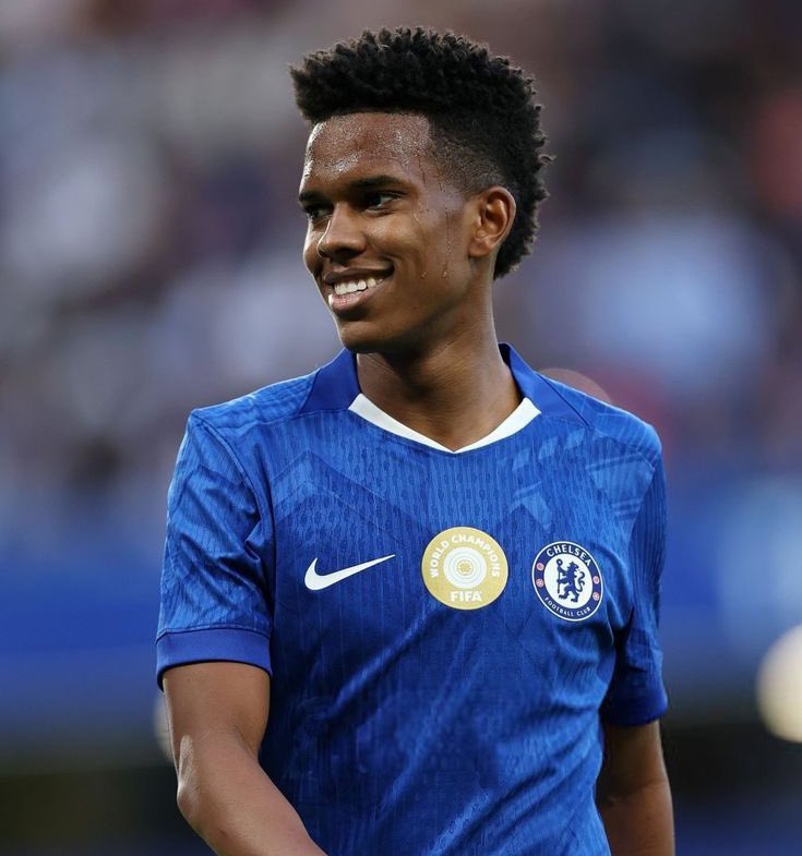 Rizark213's tweet image. J’espère qu’on est tous d’accord pour dire qu’Estevao est meilleur que Yamal.