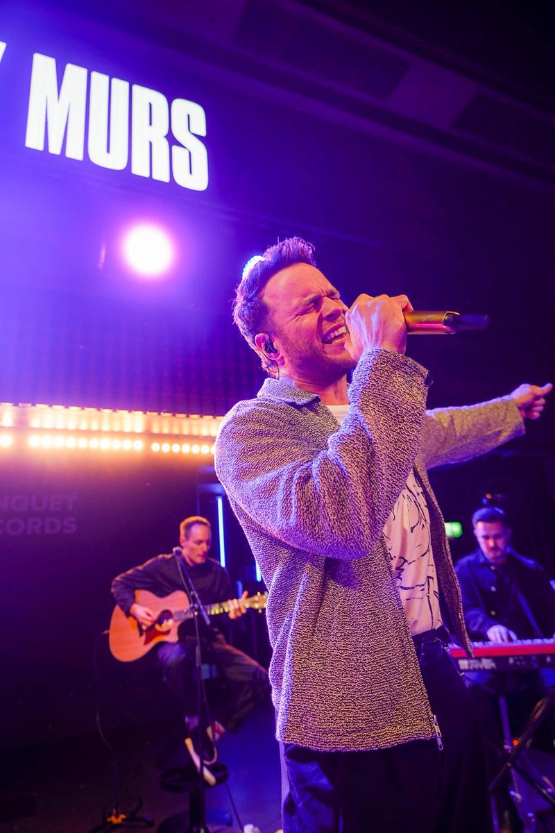 BanquetRecords's tweet image. the inimitable Olly Murs back in Kingston tonight in the week of release of new album Knees Up 
📷: @BobbyVMedia