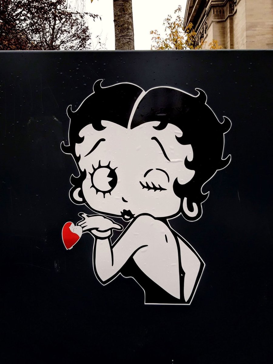 Poppukaru's tweet image. Boop boop a Doop! &quot;Pti retour&quot; sur Betty BOOP un des bacs à fleur autour du Panthéon décoré par heartcraft