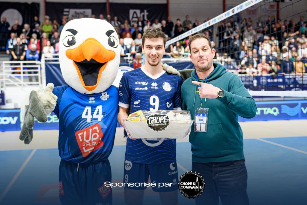 БРАВО ВЛАДИ !

Félicitations à notre récep-attaque Vladimir GARKOV nommé MVP ce soir !

Un grand merci à notre partenaire @chopetrignac qui a remis son lot à notre bulgare.