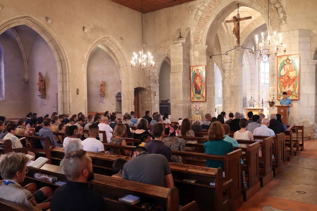 🚨✝️ ALERTE | Les chrétiens sont les CIBLES PRIVILÉGIÉES des terroristes islamistes, selon une note confidentielle de la DGSI.

L’État islamique et al-Qaida les désignent comme ayant une foi "déviante", les qualifiant de "mécréants", "idolâtres", "infidèles", ou encore