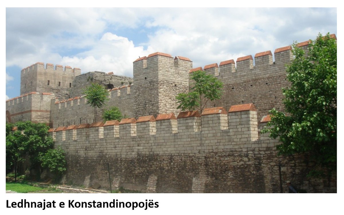 #285.2 FJALA E DITËS 🇦🇱

emri: ledhnaj/ë,-a

English: fortification wall; city wall

👇🏼👇🏼👇🏼