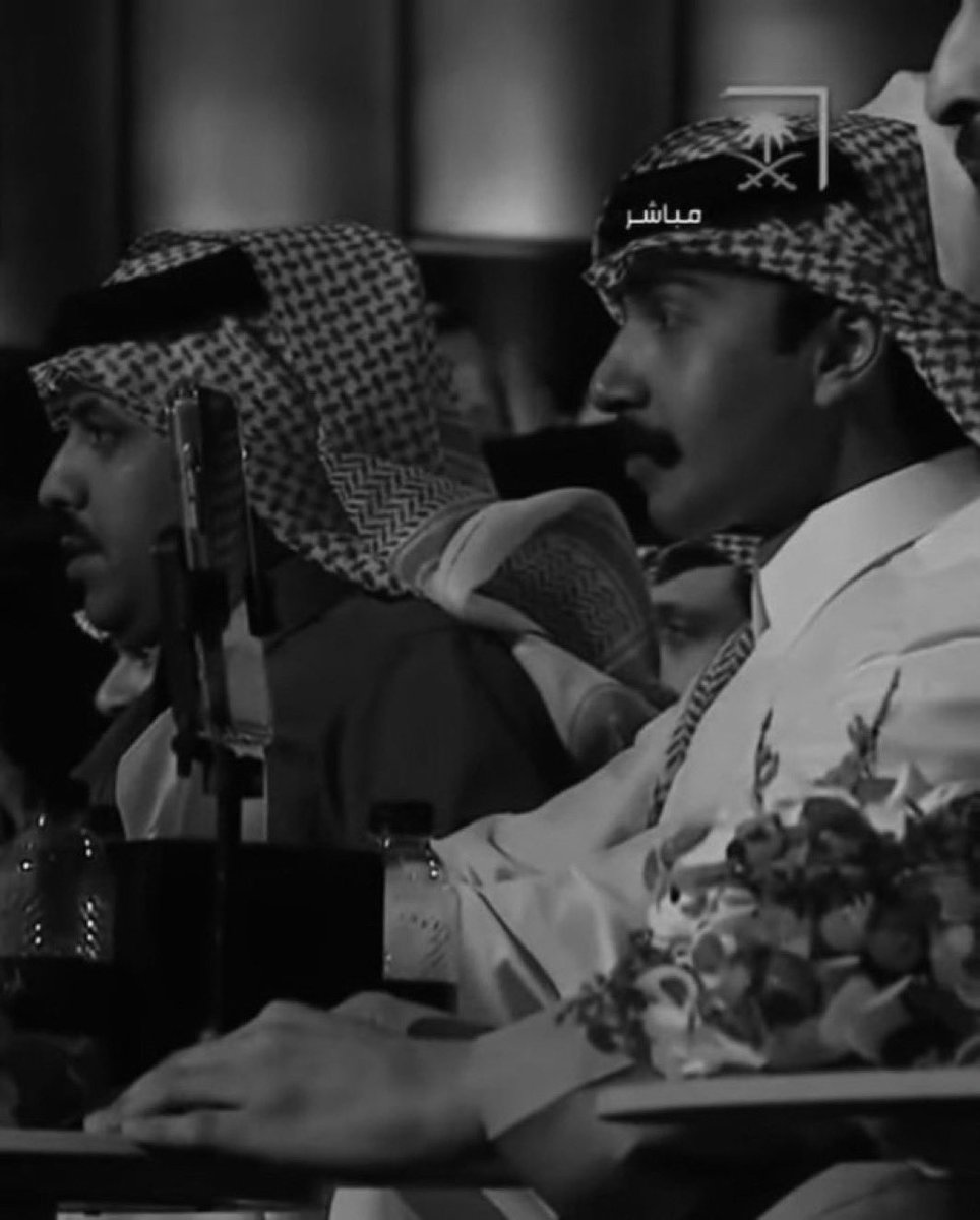 فيه شي في الصوره مهو غريب علي احد عرفه ؟!!