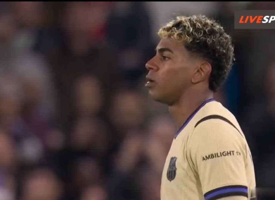 CFC_ms3's tweet image. Debate Settled Estevao is better than Lamine Yamal ✅