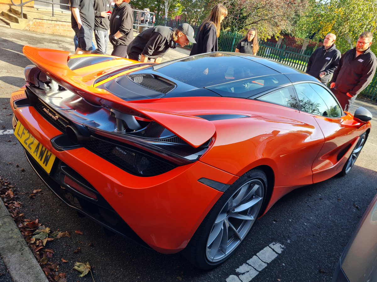 MrTomFum's tweet image. We had one of the cars we build come to work . Lovely colour wouldnt you agree #mclaren #fancy