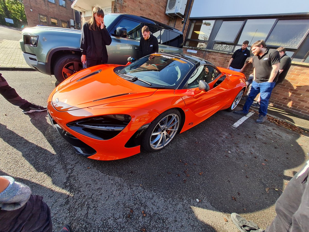 MrTomFum's tweet image. We had one of the cars we build come to work . Lovely colour wouldnt you agree #mclaren #fancy