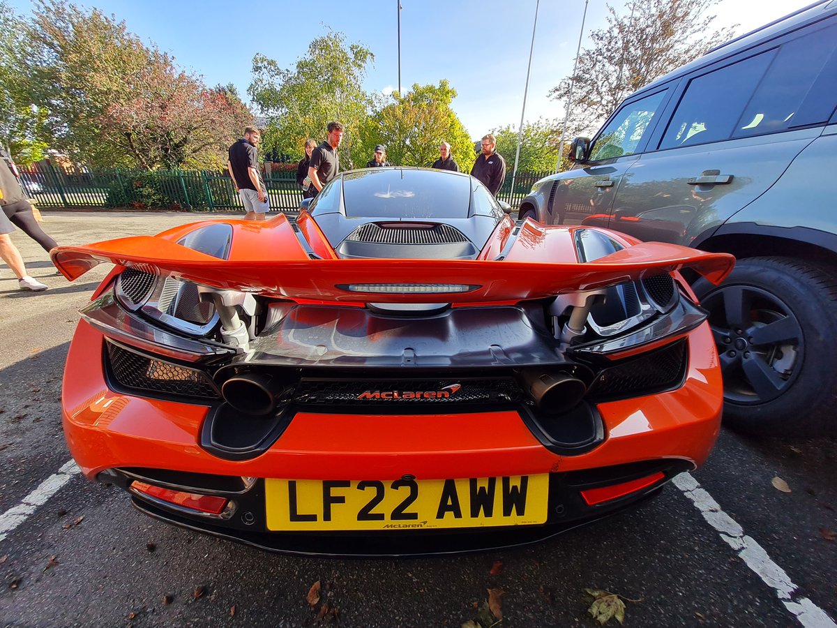 MrTomFum's tweet image. We had one of the cars we build come to work . Lovely colour wouldnt you agree #mclaren #fancy