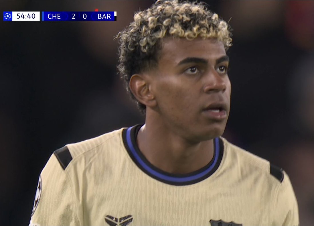 CentralDoBrega's tweet image. Lamine Yamal completamente em choque vendo que o Estevão é melhor que ele