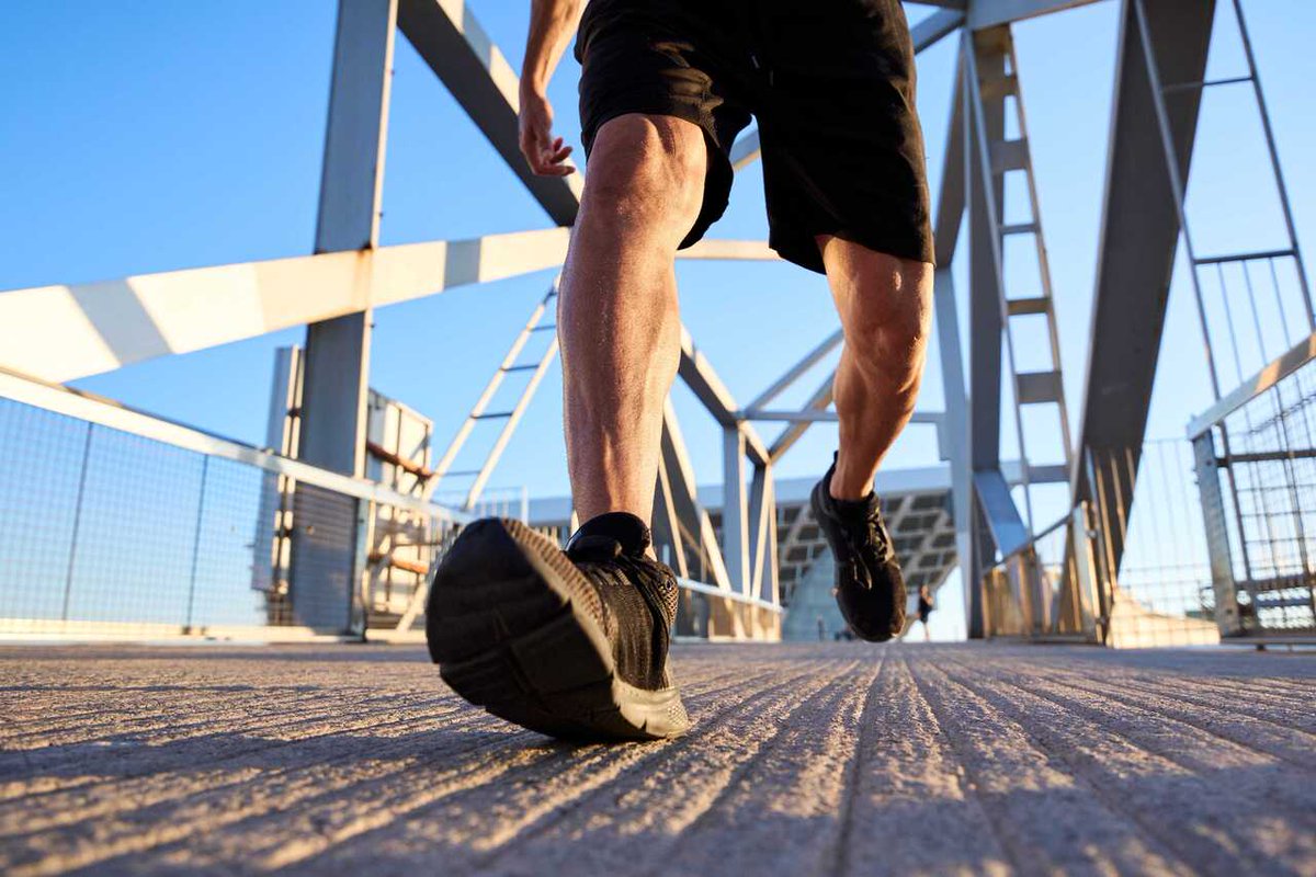 HealthyHoss's tweet image. Science Has Found the Number of Steps That Can Keep Your Brain Healthy—And It’s Not That Many ift.tt/EXc0zdA