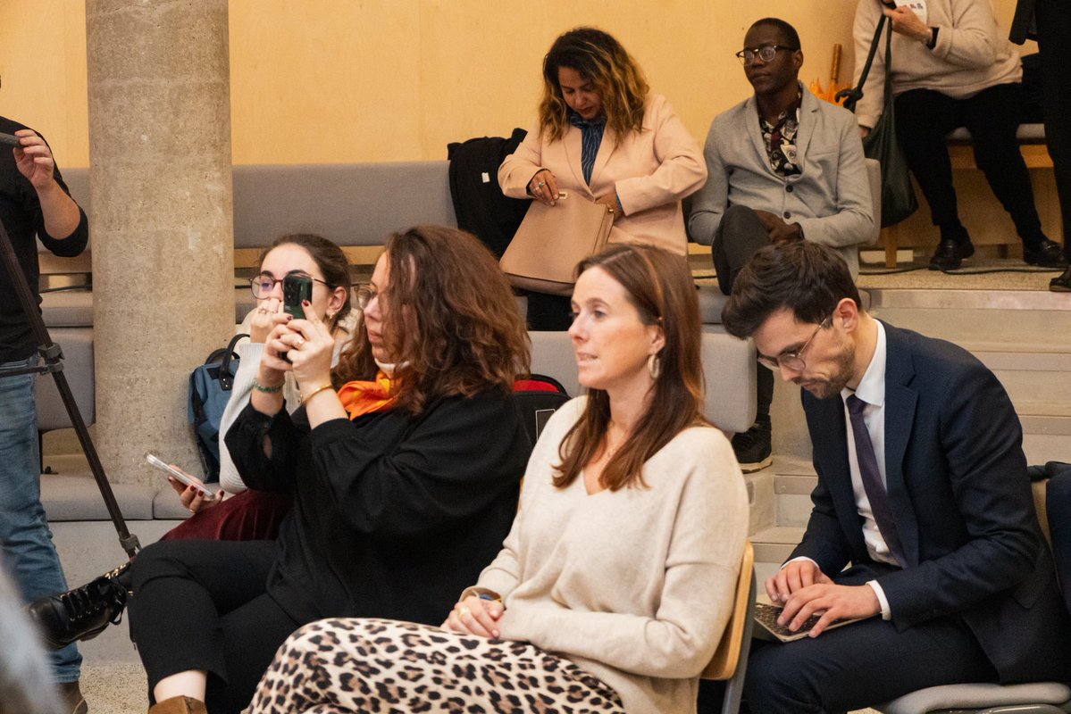 sarahelhairy's tweet image. La place que nous offrons à nos enfants dit tout de notre projet de société.
Je me bats pour une France qui les respecte, les protège et leur fait une vraie place : contre le “no kids”, contre les violences, aux côtés des familles.
Au MoDem ce soir pour faire avancer ces combats.