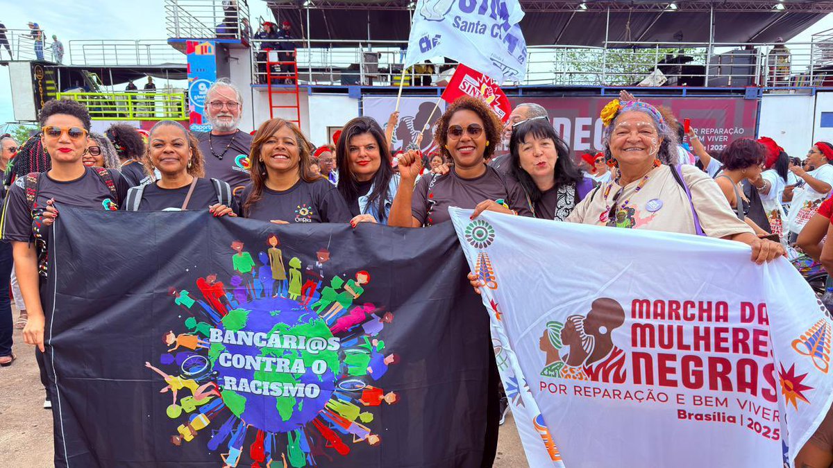 spbancarios's tweet image. Milhares de mulheres marcham em Brasília nesta terça pela 2ª Marcha das Mulheres Negras, reivindicando reparação, bem viver e direitos. Dirigentes do Sindicato dos Bancários participam defendendo inclusão e igualdade no setor financeiro.