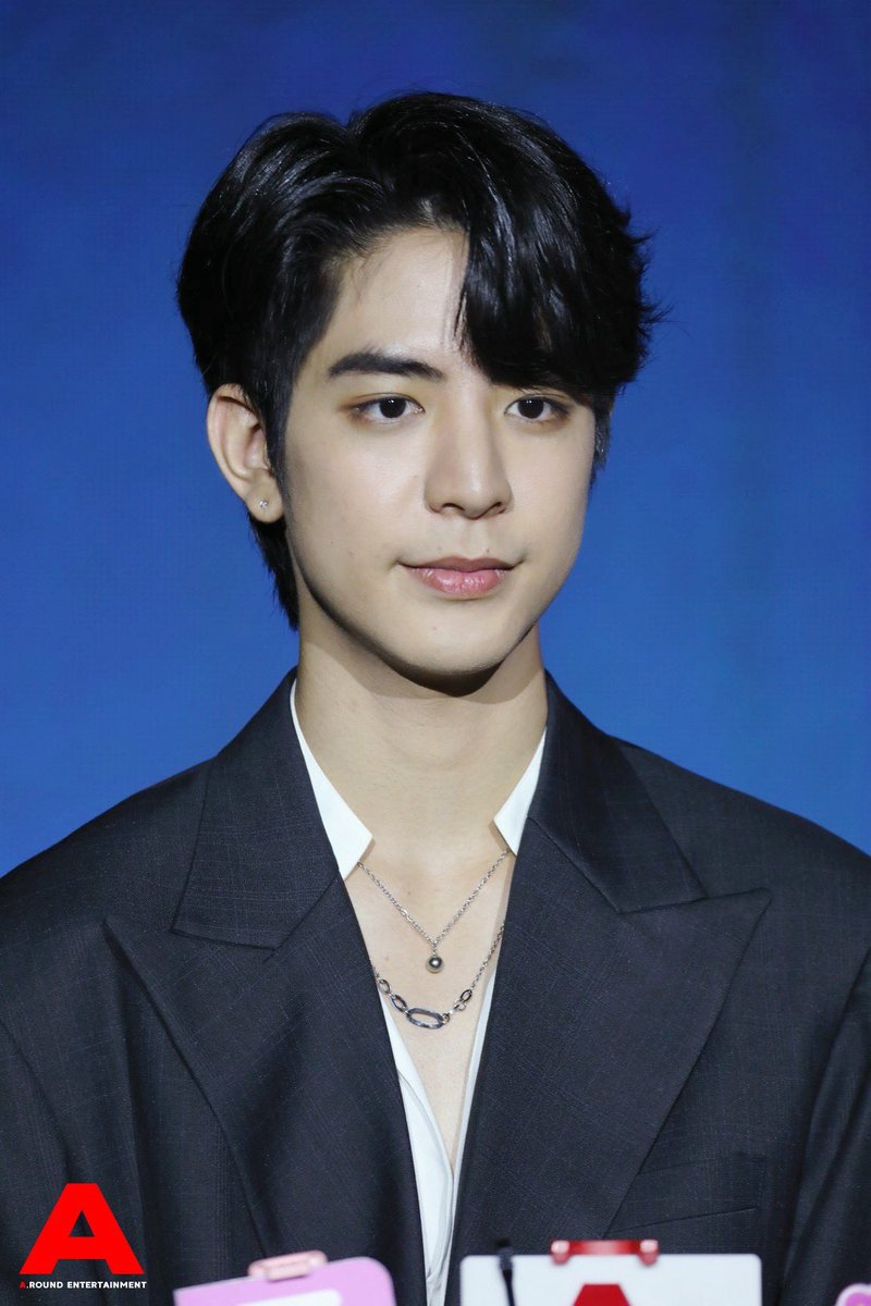 around_ent's tweet image. ช่วงสัมภาษณ์ “ซี เดชชาติ” จาก “ซีรีส์ WEIRDO-101 แรงโน้มถ่วงระหว่างเรา” ในงานแถลงข่าว ‘GMMTV 2026 MAGIC VIBES MAXIMIZED’ 

SEAKEEN MIRACULOUS 2026
#GMMTV2026
#seakeen #ซีคีน #sea_ta_lay 
#WEIRDO101Series