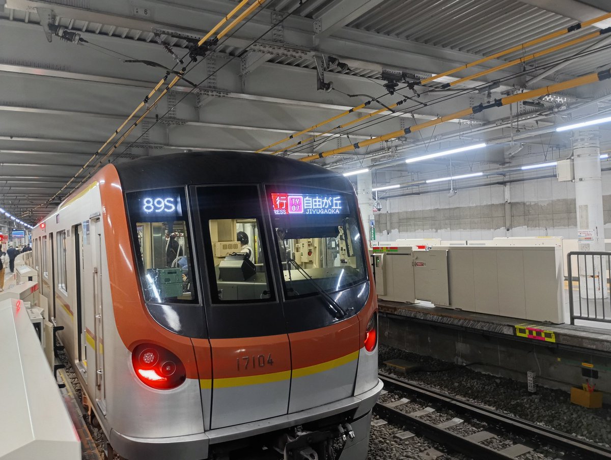 人身事故の影響で朝からレアな。

#東急東横線