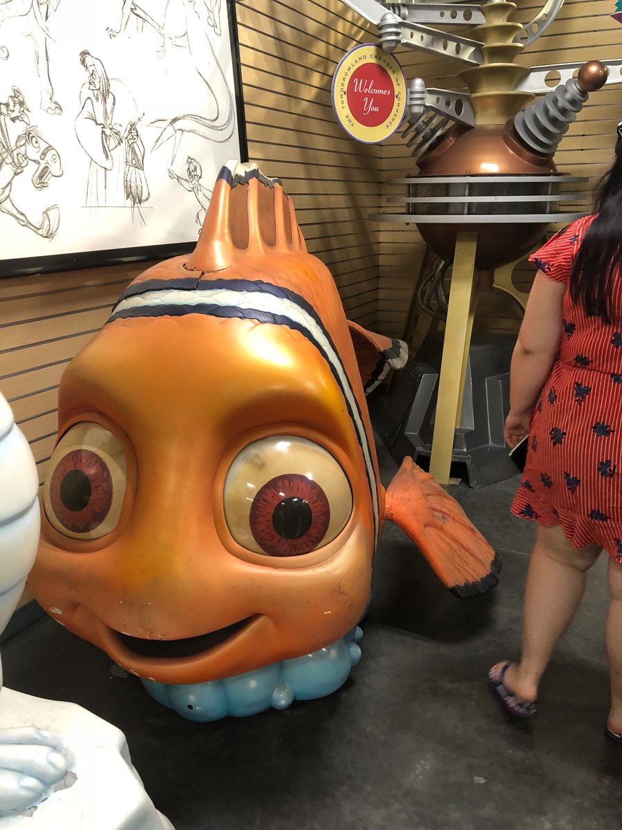 OrilioSolo's tweet photo. @Defunctland @Defunctland not sure if it helps but I saw big Nemo at property control in around 2017. He was a little worse for ware and you could move his eyes by hand, which I don’t think helped his condition. But you can definitely see the break and hinge of the door more clearly here https://t.co/frrGM4jeav