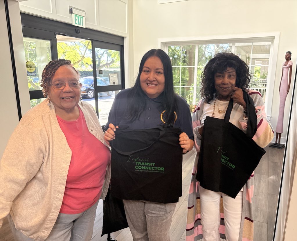 itcchampions's tweet image. ☀️🏡 We visited Eucalyptus Senior Living today to meet residents and share updates on the #InglewoodTransitConnector!

Huge thanks to everyone for the warm welcome and great questions. 💛 

Together we’re building a more connected, vibrant Inglewood. ✨🚌✨ 

#Inglewood #ITC