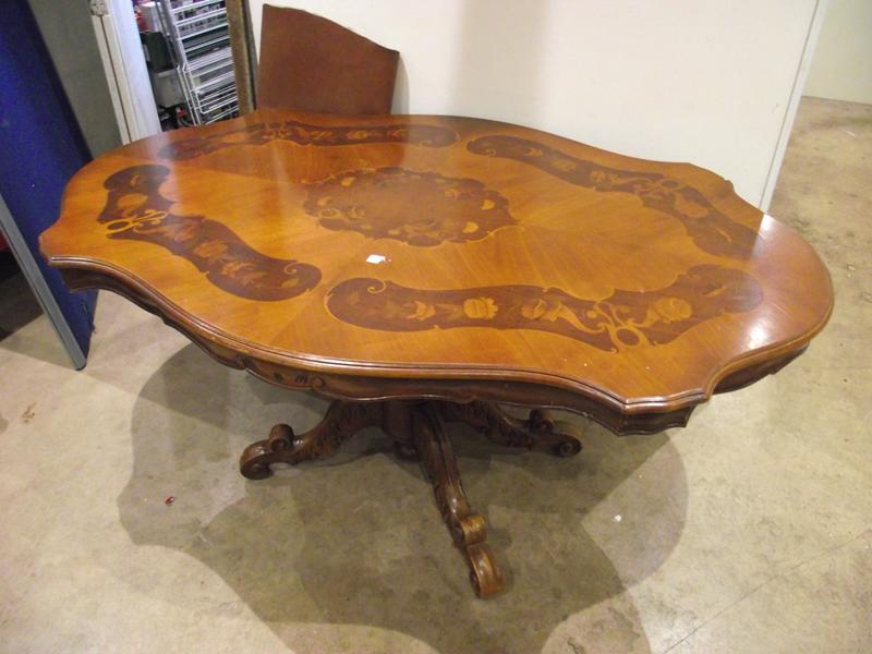 MewsAuctions's tweet image. Available this Friday 28th November. Auction starts at 6pm.

&apos;Sorrento&apos; Style Inlaid Coffee Table.

#coffeetable #sorrento #auction #inlaidcoffeetable