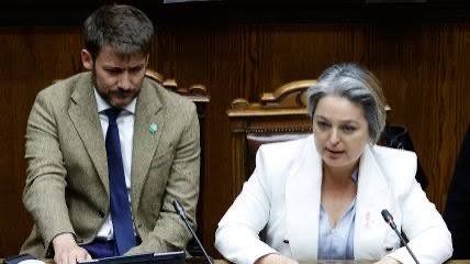 GonureL's tweet image. ¡VERGÜENZA NACIONAL!

Diego Pardow se salva de la acusación y gana el gobierno de Boric.

Repugnante todo, pero muy pronto la ciudadanía manifestará electoralmente su repudio porque Jeannette Jara es el continuismo de este gobierno inepto y corrupto.

¡IZQUIERDA NUNCA MÁS!❌