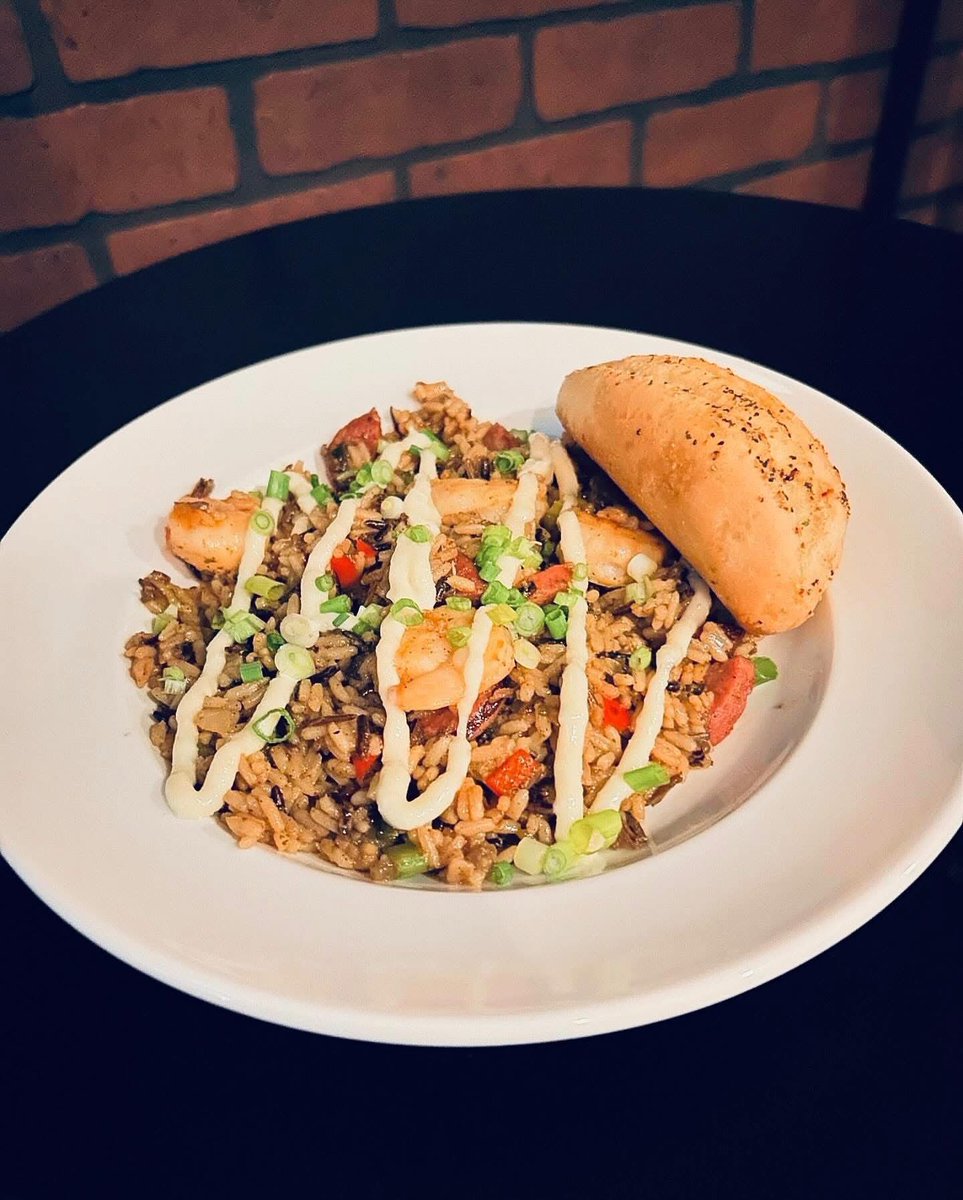 ✨ Tuesday nights taste better at Big E’s! Cozy favorites, bold flavors, and all the good vibes. Come hungry — we’ll handle the rest. 🍽️🔥