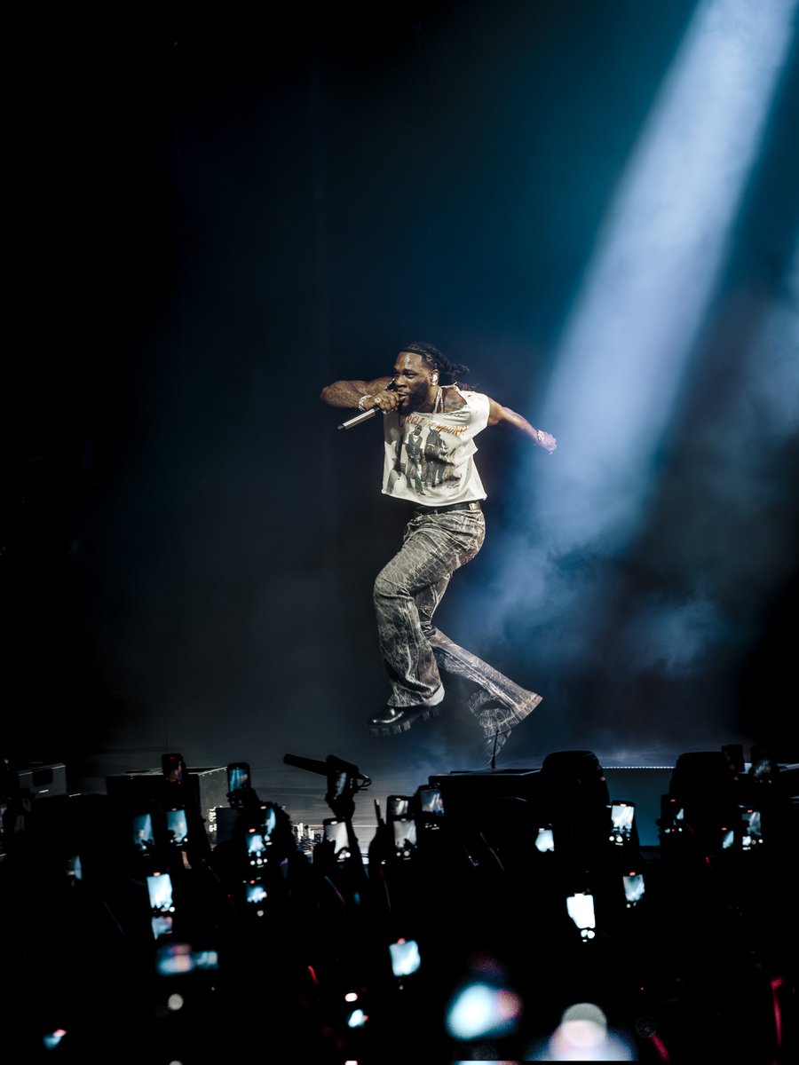 king_akanni's tweet image. The greats understand the greats. When other top tier artists in Afrobeats co sign Burna&apos;s trust in himself, it&apos;s because they know that unshakable self belief is what breaks borders and builds global legacies. They get it. 🌍