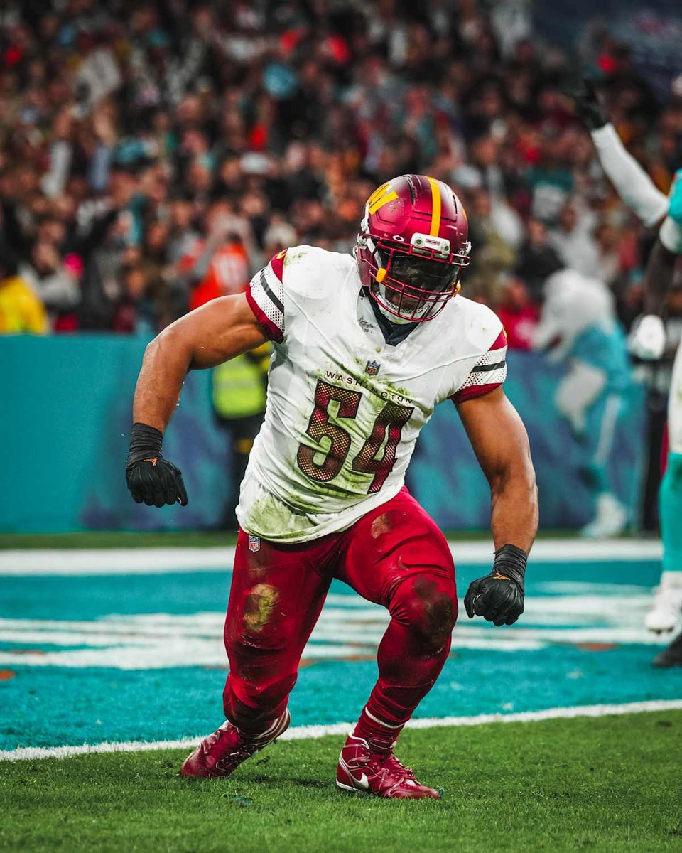 Commanders_DC's tweet image. Tweeting at the
@Commanders
 everyday until they follow me...

Day 2,004

Week 12 BYE. Well, we didn’t lose which is nice.  

#WashingtonCommanders #HTTC #RaiseHail #Day2004 2️⃣0️⃣0️⃣4️⃣