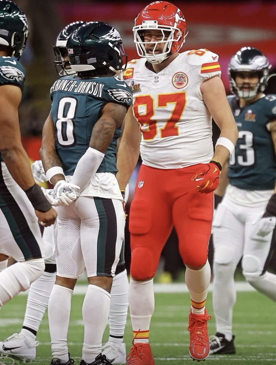 A Leafy Sea Dragon tweet media