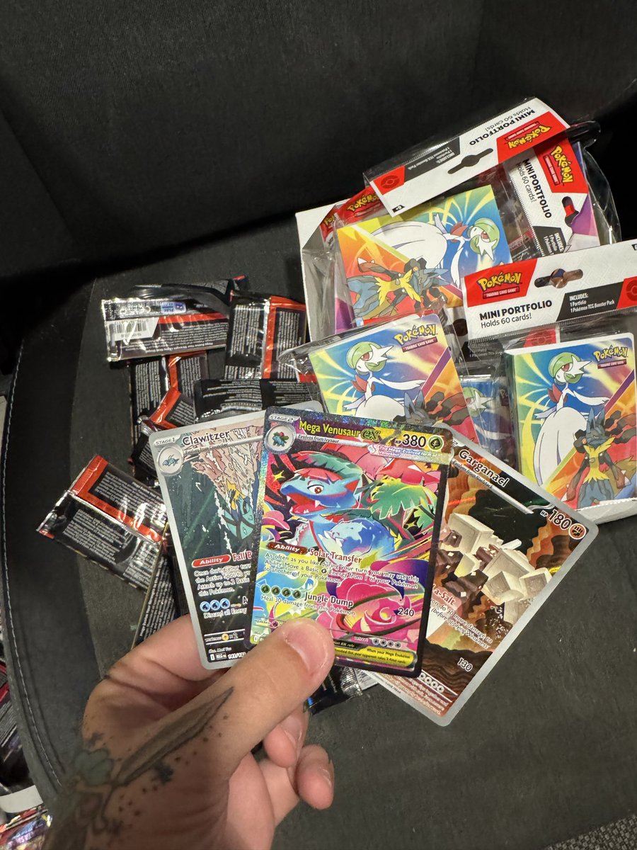 Dollar General win today! 
Stopped in to get drinks and snacks, and saw 3 of these boxes behind the counter. I grabbed one full box (12 packs). I’m a mega SIR machine apparently