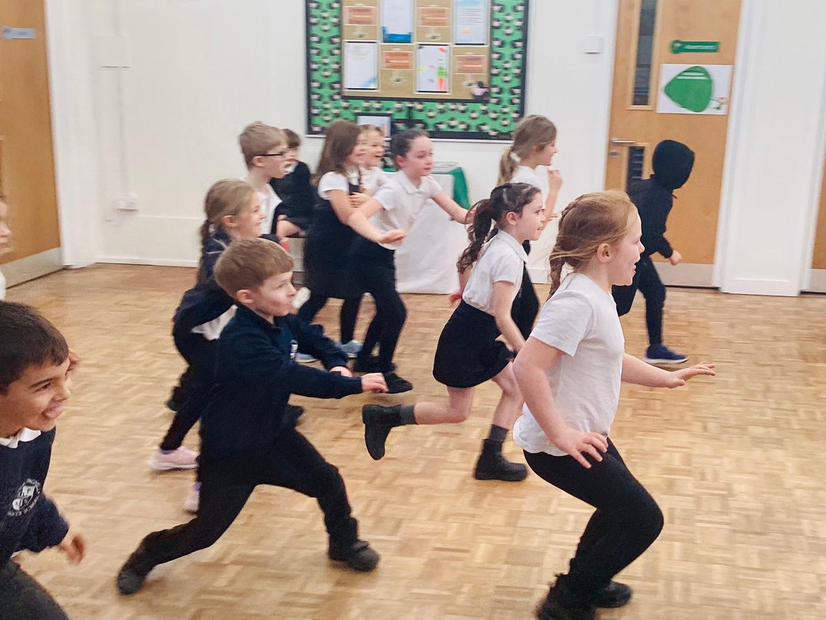 Pathfinders had an amazing time in PE this afternoon! 🎉
We kicked things off with a lively game of Shadows 🌟, followed by an exciting bean-bag pairs challenge.
The smiles were huge 😄, the energy was high ⚡, and the fun was absolutely infectious!
Fantastic work! 👏💙