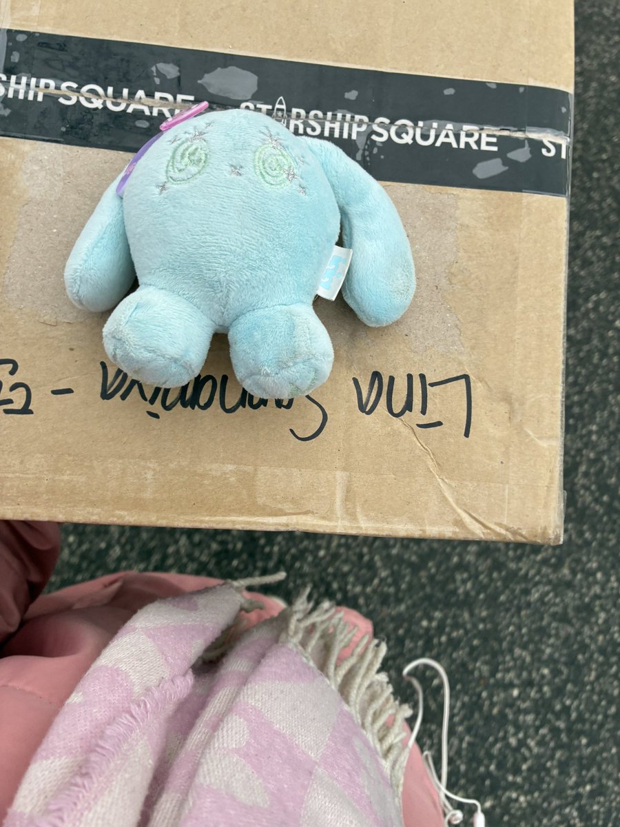 SannomiyaLina's tweet image. FINALLY GOT MY PACKAGE W MY IDID THINGS 😭😭😭